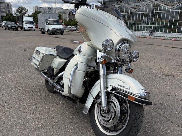 2002 Harley-Davidson Electra Glide, белый, 680000 рублей - вид 1