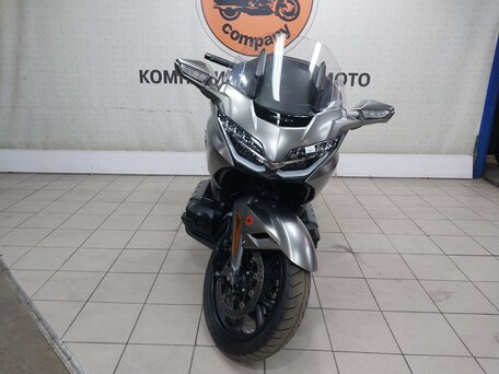 2018 Honda GL 1800 Gold Wing, серый, 1990000 рублей, вид 3