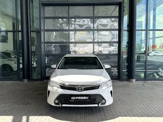2014 Toyota Camry VII (XV50) Рестайлинг, белый, 1590000 рублей, вид 3
