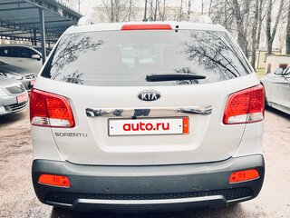 2010 Kia Sorento II, серебристый, 1300000 рублей, вид 5
