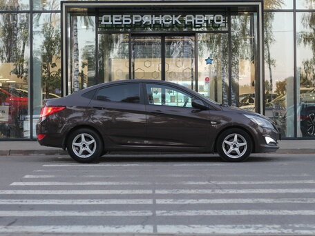 2016 Hyundai Solaris I Рестайлинг, коричневый, 1050000 рублей, вид 4