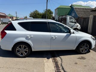 2010 Kia Ceed I Рестайлинг, белый, 790000 рублей, вид 3