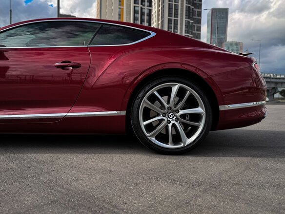 2020 Bentley Continental GT III, красный, 15600000 рублей - вид 13