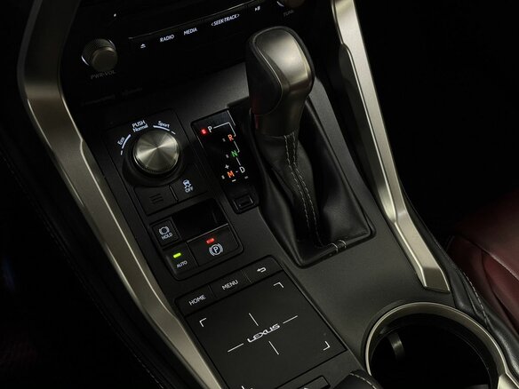 2020 Lexus NX 300 I Рестайлинг, чёрный, 3250000 рублей - вид 17