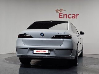2023 BMW 7 серии 740d xDrive VII (G70), белый, 9895000 рублей, вид 4
