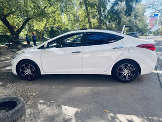 2012 Hyundai Avante V, белый, 990000 рублей, вид 4