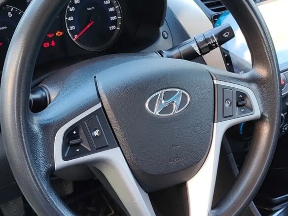 2011 Hyundai Solaris I, белый, 720000 рублей - вид 19