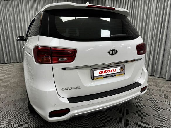 2018 Kia Carnival III, белый - вид 11