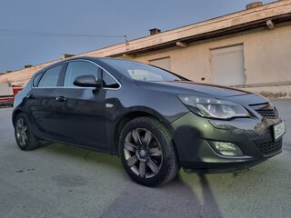 2010 Opel Astra J, серый, 650000 рублей, вид 1