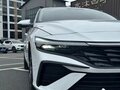 2023 Hyundai Elantra VII (CN7) Рестайлинг, белый - вид 3