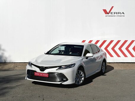 Toyota Camry VIII (XV70)
