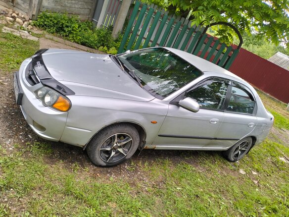 2002 Kia Sephia II Рестайлинг, серебристый, 200000 рублей - вид 9