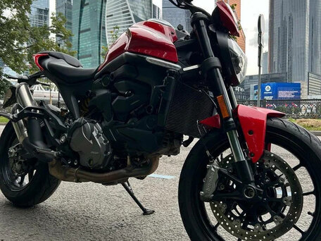 2021 Ducati Monster 937, красный, 900000 рублей, вид 4