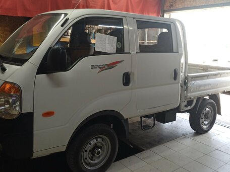 2010 Kia Bongo, белый, 1500000 рублей, вид 2