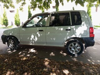 2001 Mazda Demio I (DW), белый, 230000 рублей, вид 3