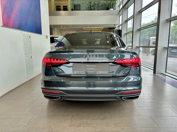 2021 Audi A4 35 TFSI V (B9) Рестайлинг, серый - вид 5