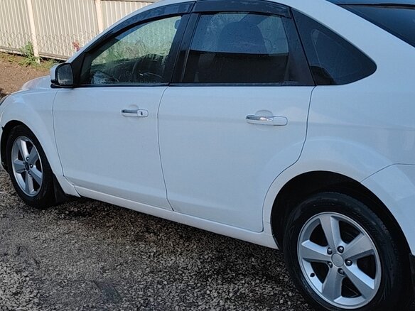 2008 Ford Focus II Рестайлинг, белый, 430000 рублей - вид 1