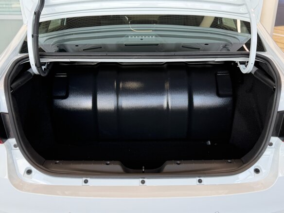 2026 Lada (ВАЗ) Vesta CNG I Рестайлинг (NG), белый, 2105000 рублей - вид 25