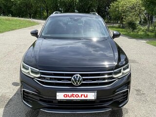 2020 Volkswagen Tiguan II Рестайлинг, чёрный, 3550000 рублей, вид 2