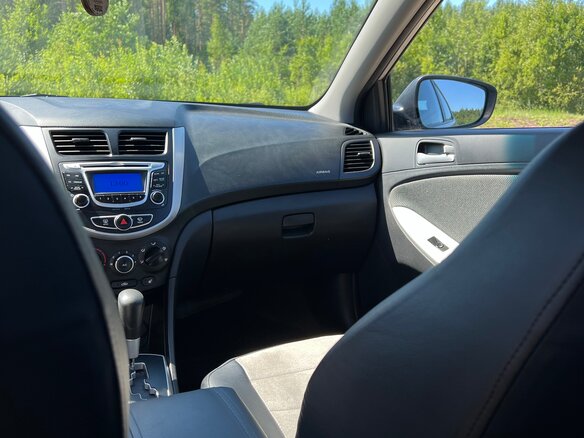 2013 Hyundai Solaris I, серебристый, 740000 рублей - вид 11