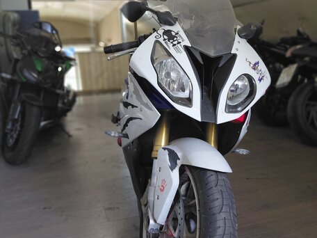 2017 BMW S 1000 RR, красный, 1350000 рублей, вид 2