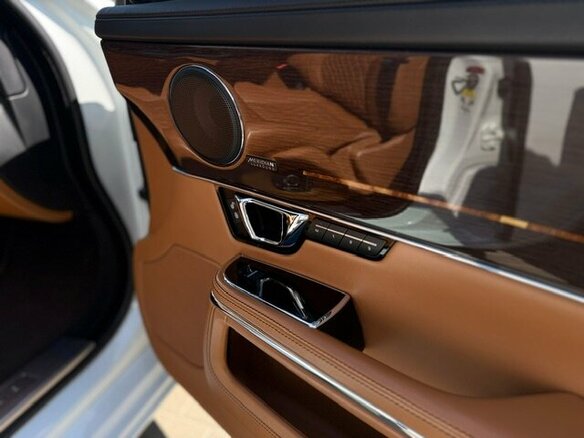 2018 Jaguar XJ IV (X351) Рестайлинг, белый, 3900000 рублей - вид 39