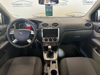 2011 Ford Focus II Рестайлинг, серебристый, 765000 рублей, вид 4