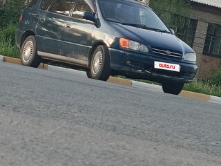1999 Toyota Ipsum I (M10), зелёный, 650000 рублей, вид 1