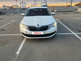 2017 Skoda Octavia III (A7) Рестайлинг, белый, 800000 рублей, вид 1