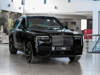 2025 Rolls-Royce Cullinan Black Badge I Рестайлинг (Series II), чёрный, 72000000 рублей, вид 4