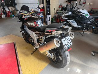 Aprilia Tuono 1000