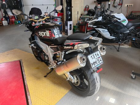 2007 Aprilia Tuono 1000, чёрный, 450000 рублей, вид 1