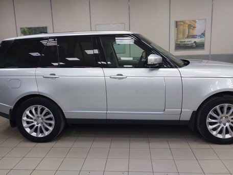 2018 Land Rover Range Rover IV Рестайлинг, серый, 5250000 рублей, вид 4