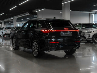 2025 Audi Q5 L III (GU), чёрный, 5980000 рублей, вид 4