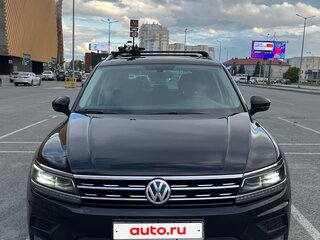 2018 Volkswagen Tiguan II, чёрный, 2150000 рублей, вид 3