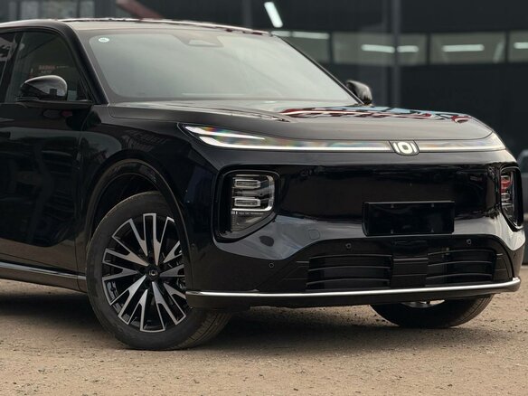 2026 Changan Qiyuan Q07 31.7 kWh, чёрный - вид 2