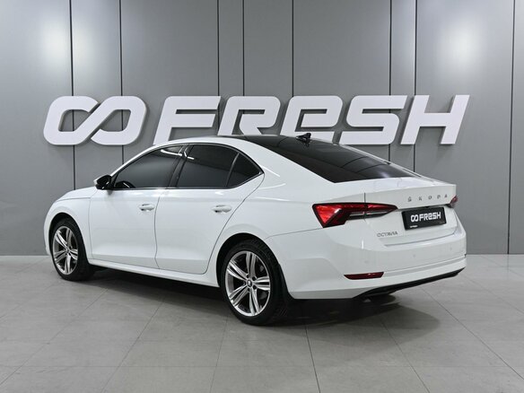 2021 Skoda Octavia IV (A8), белый, 2385000 рублей - вид 1