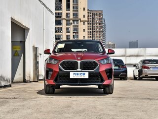 2025 BMW X2 sDrive25i II (U10), красный, 6840000 рублей, вид 3
