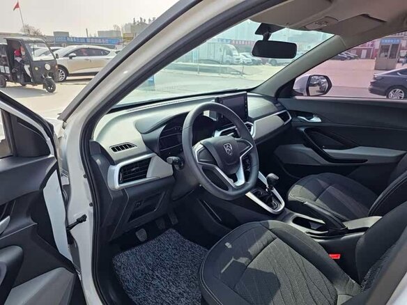 2022 Baojun 510 I Рестайлинг, белый - вид 6