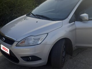2011 Ford Focus II Рестайлинг, серебристый, 750000 рублей, вид 1