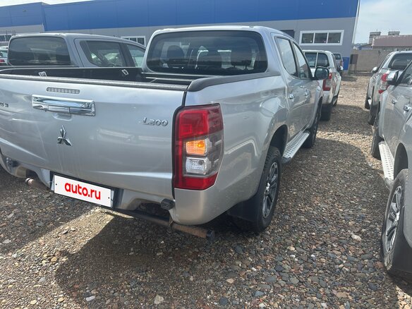 2019 Mitsubishi L200 V Рестайлинг, серый, 1850000 рублей - вид 2