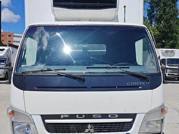 2017 Fuso (Mitsubishi) Canter, белый