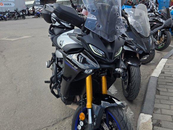2022 Yamaha Tracer 9, серебристый, 1075000 рублей - вид 1