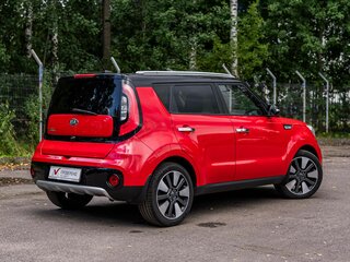 2017 Kia Soul II Рестайлинг, красный, 1244000 рублей, вид 2
