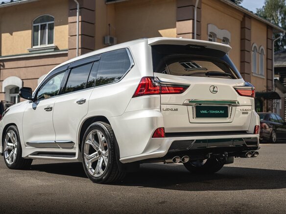 2018 Lexus LX 450d III Рестайлинг 2, белый, 8600000 рублей - вид 4