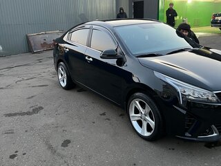 2021 Kia Rio IV Рестайлинг, чёрный, 1580000 рублей, вид 1