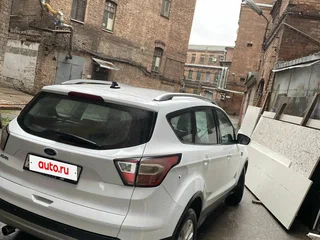 2017 Ford Kuga II Рестайлинг, белый, 900000 рублей, вид 4