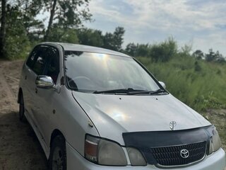 2001 Toyota Gaia, белый, 530000 рублей, вид 2