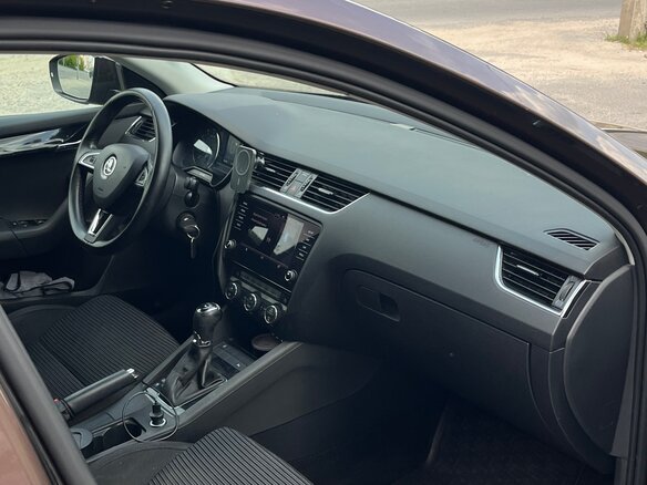 2015 Skoda Octavia III (A7), коричневый, 1210000 рублей - вид 16