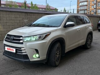 2018 Toyota Highlander III (XU50) Рестайлинг, белый, 3850000 рублей, вид 1